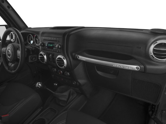 Used 2016 Silver Jeep Unlimited Sahara image 10
