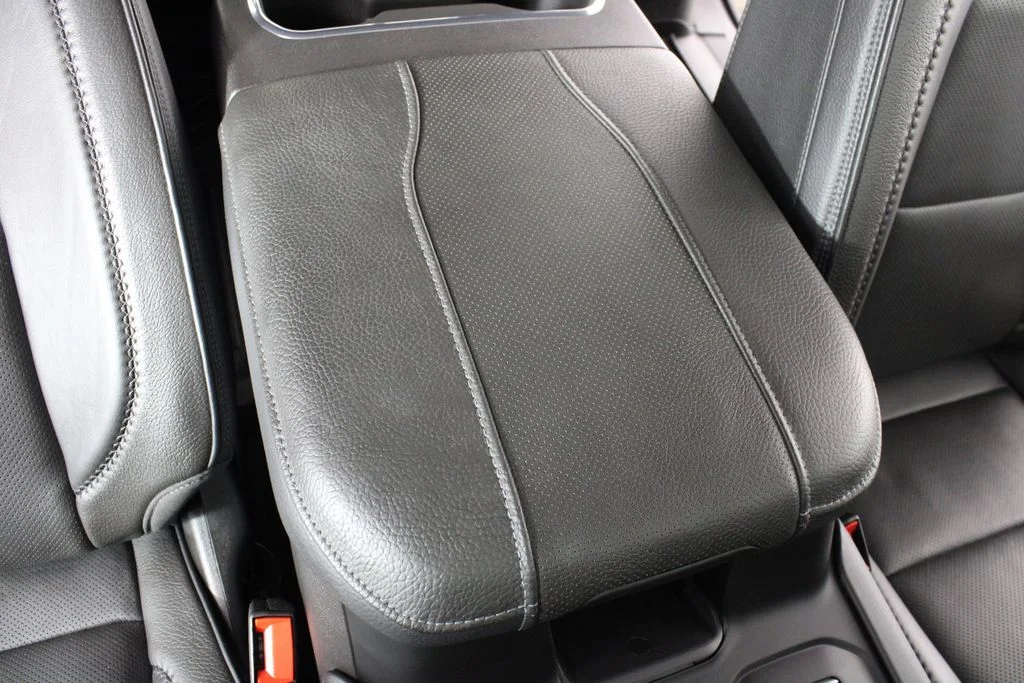 Used 2024 Silver GMC Denali image 20