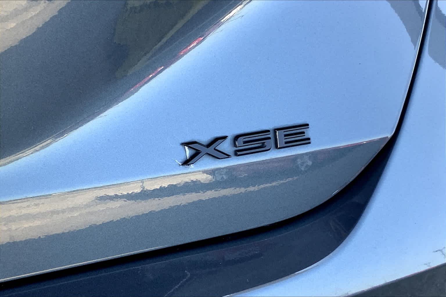 Used 2019  Toyota XSE image 9