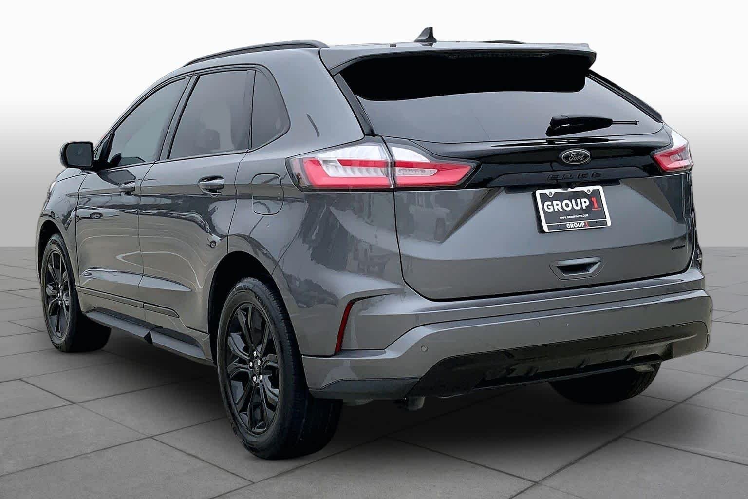 Used 2024 Carbonized Gray Metallic Ford SE image 11
