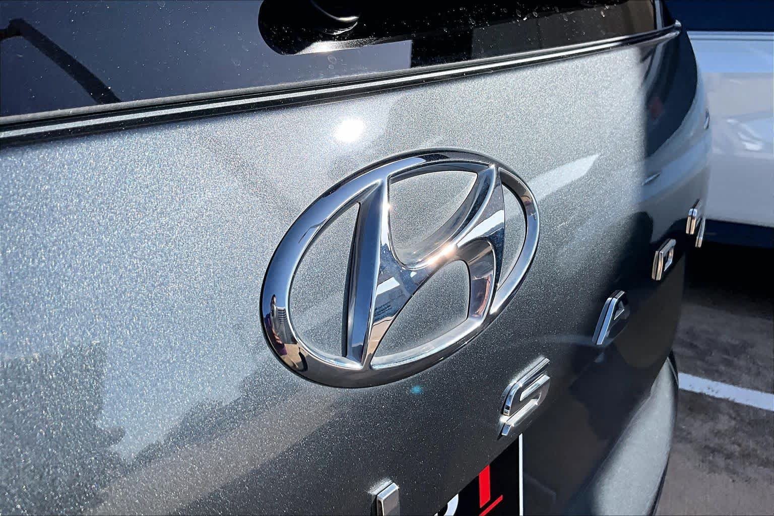Used 2021 Steel Graphite Hyundai SE image 28