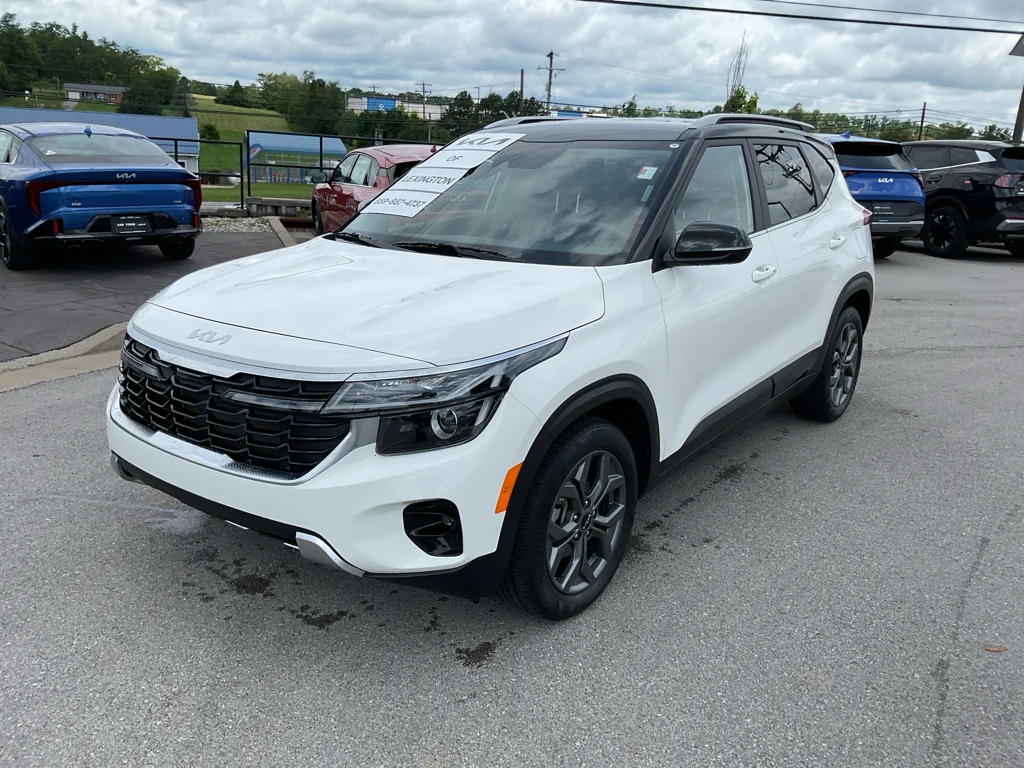 Used 2024 Clear White/Black Roof Kia S image 4