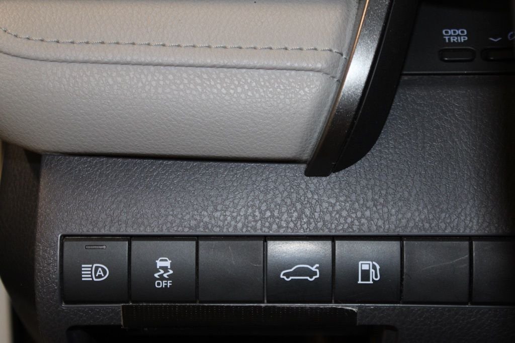 2018 Toyota Camry XSE - Photo 26