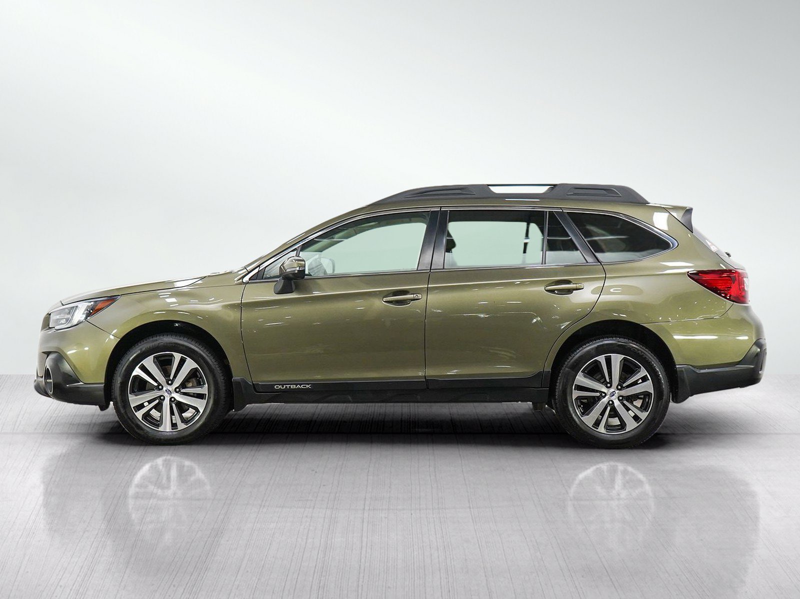Used 2019 Subaru Outback Limited with VIN 4S4BSENC0K3233036 for sale in South Saint Paul, Minnesota