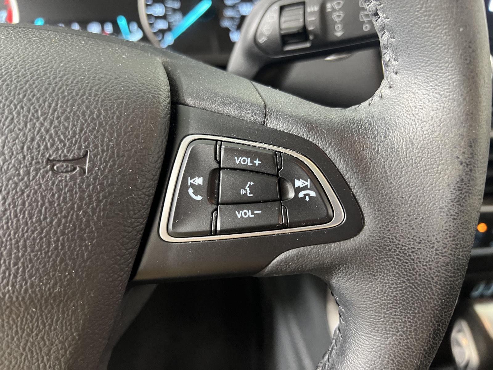 Used 2019 Shadow Black Ford SE image 16
