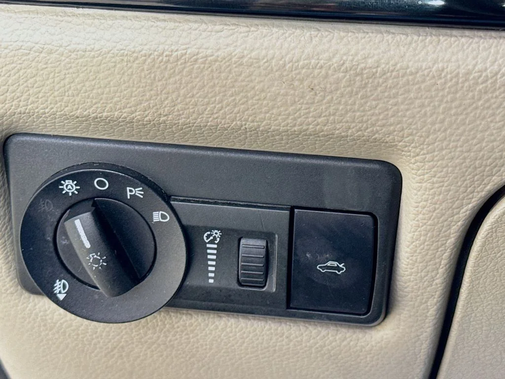 Used 2009 Blue Ford SEL image 14