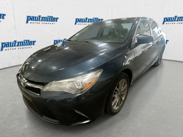 Used 2015 Gray Toyota SE image 1