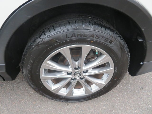 Used 2017 Blizzard Pearl Toyota Limited image 36