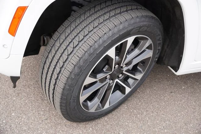 Certified Used 2023 White Jeep Overland 4xe image 13