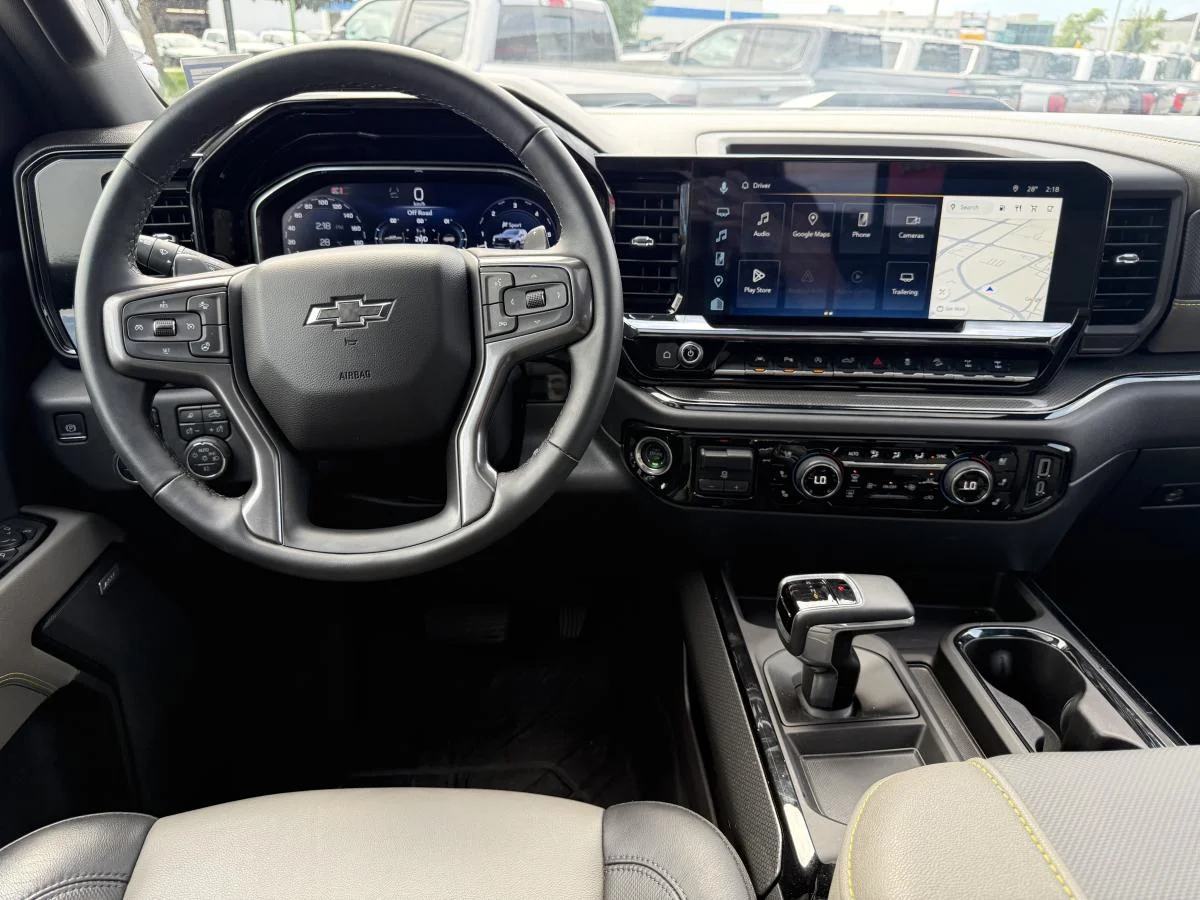 Used 2025 Black Chevrolet ZR2 image 23