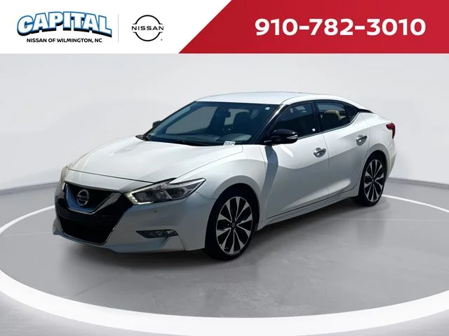 Used 2016 White Nissan SR image 1