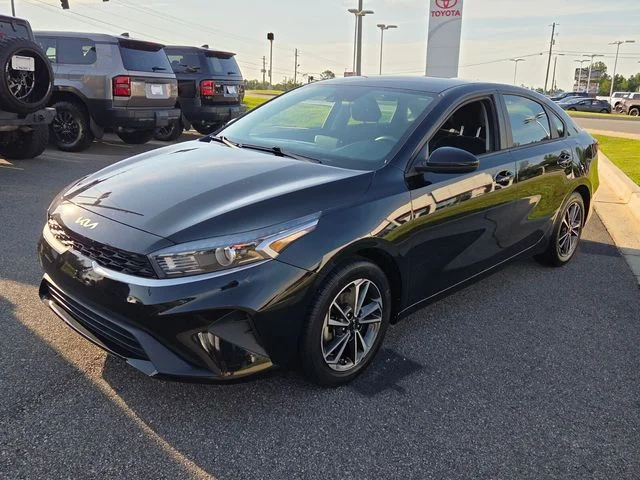 Used 2023 Black Kia LXS image 3