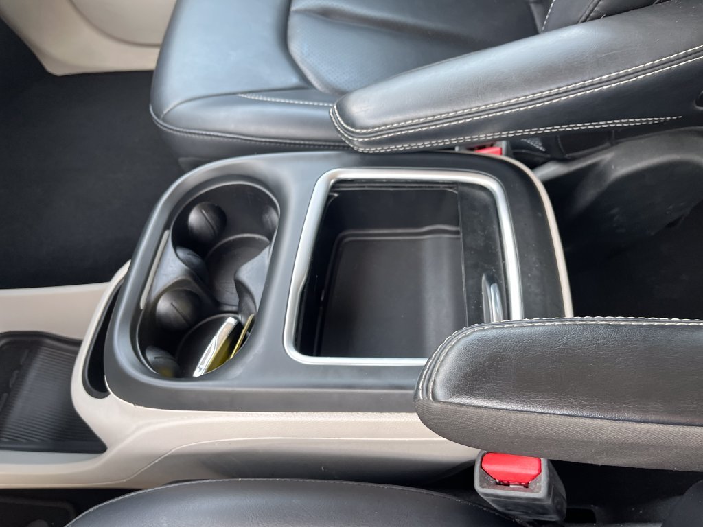 Used 2023 White Chrysler Touring L image 20