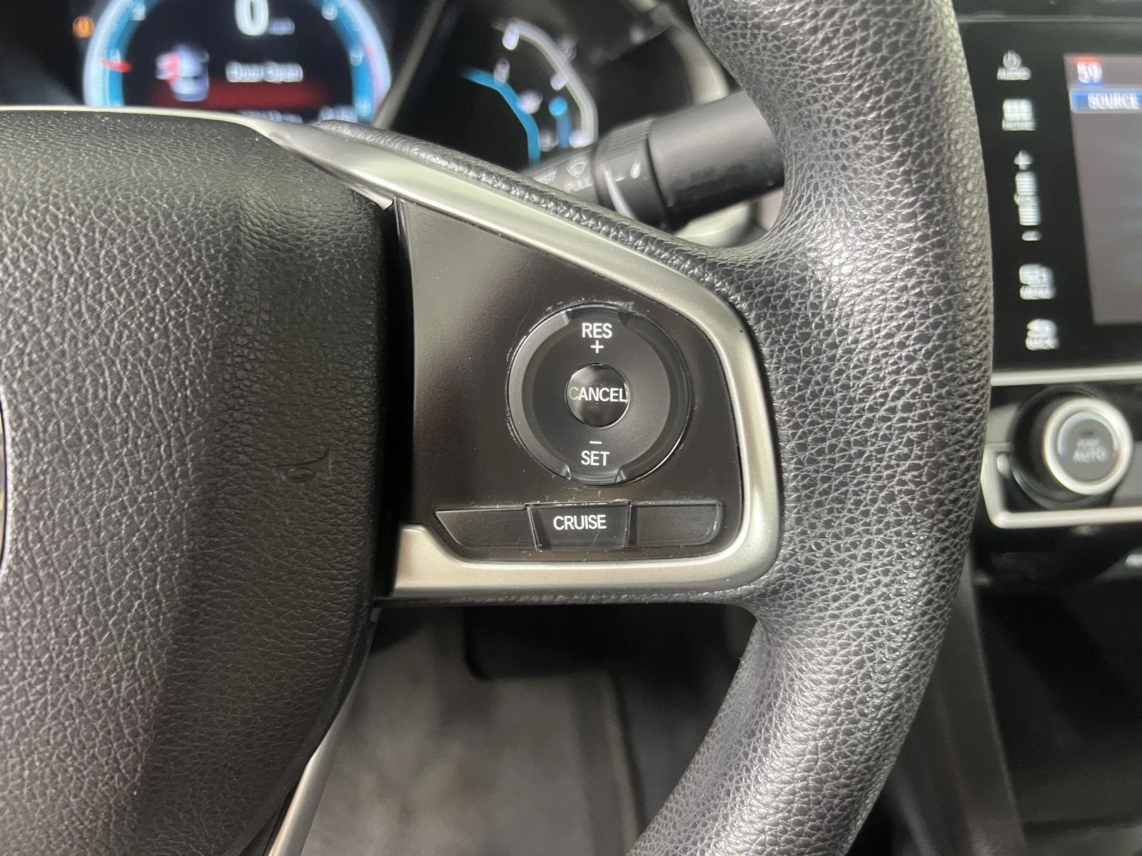 Used 2018  Honda EX image 17