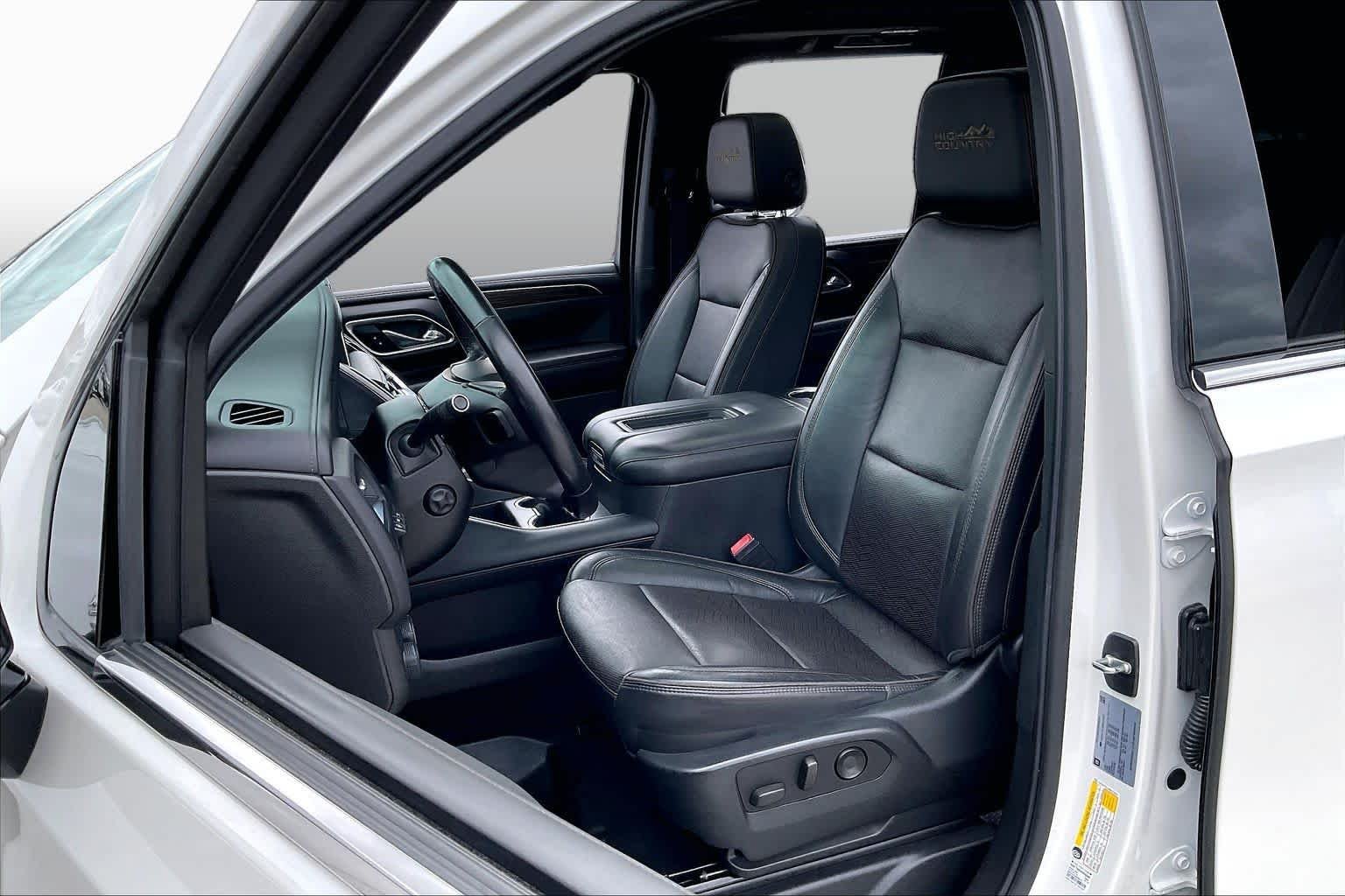 Used 2021 Iridescent Pearl Tricoat Chevrolet High Country image 8