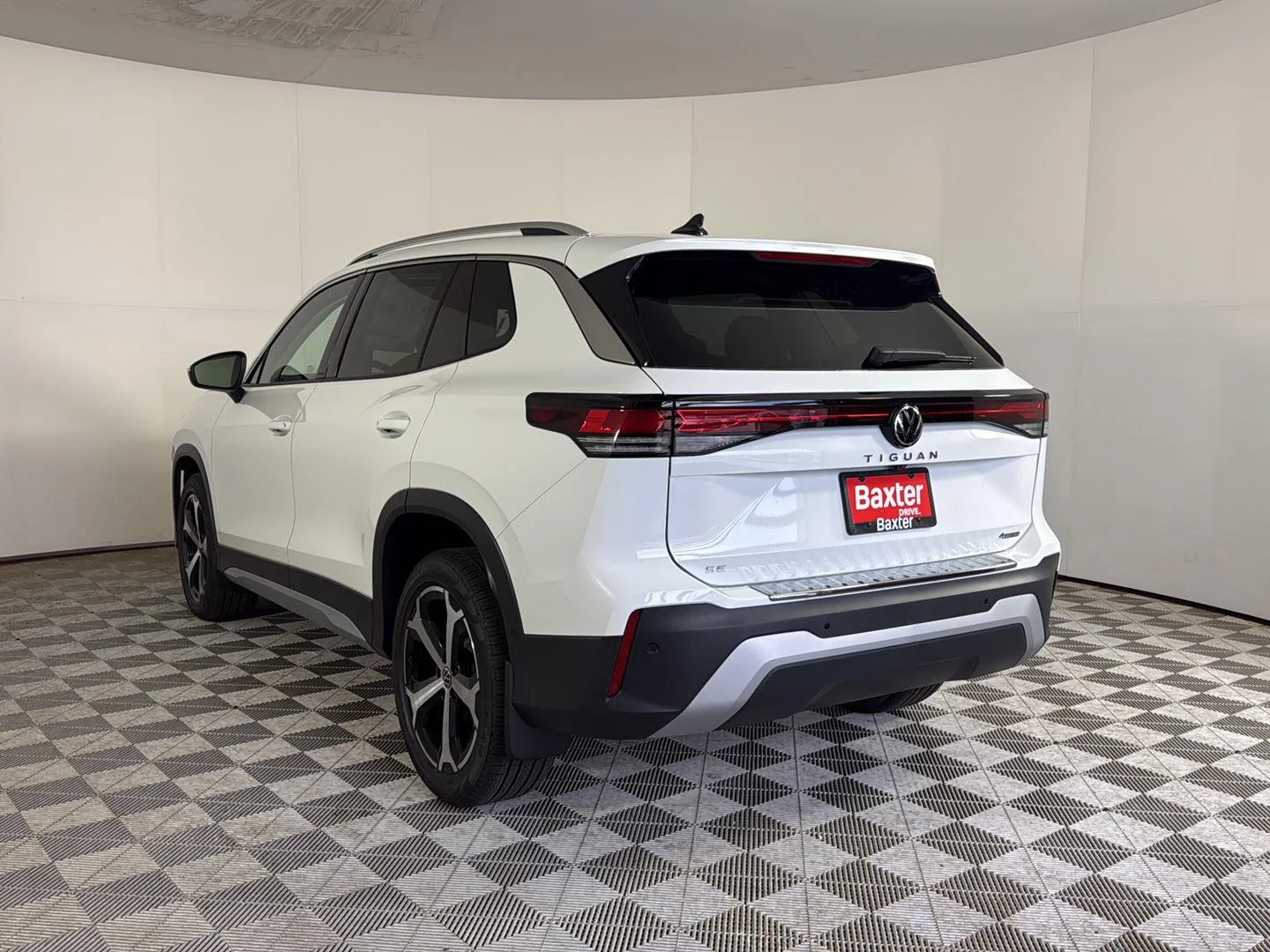 New 2026 Pure White Volkswagen SE image 4