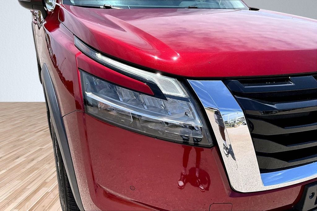 Used 2023 Red Nissan SL image 28
