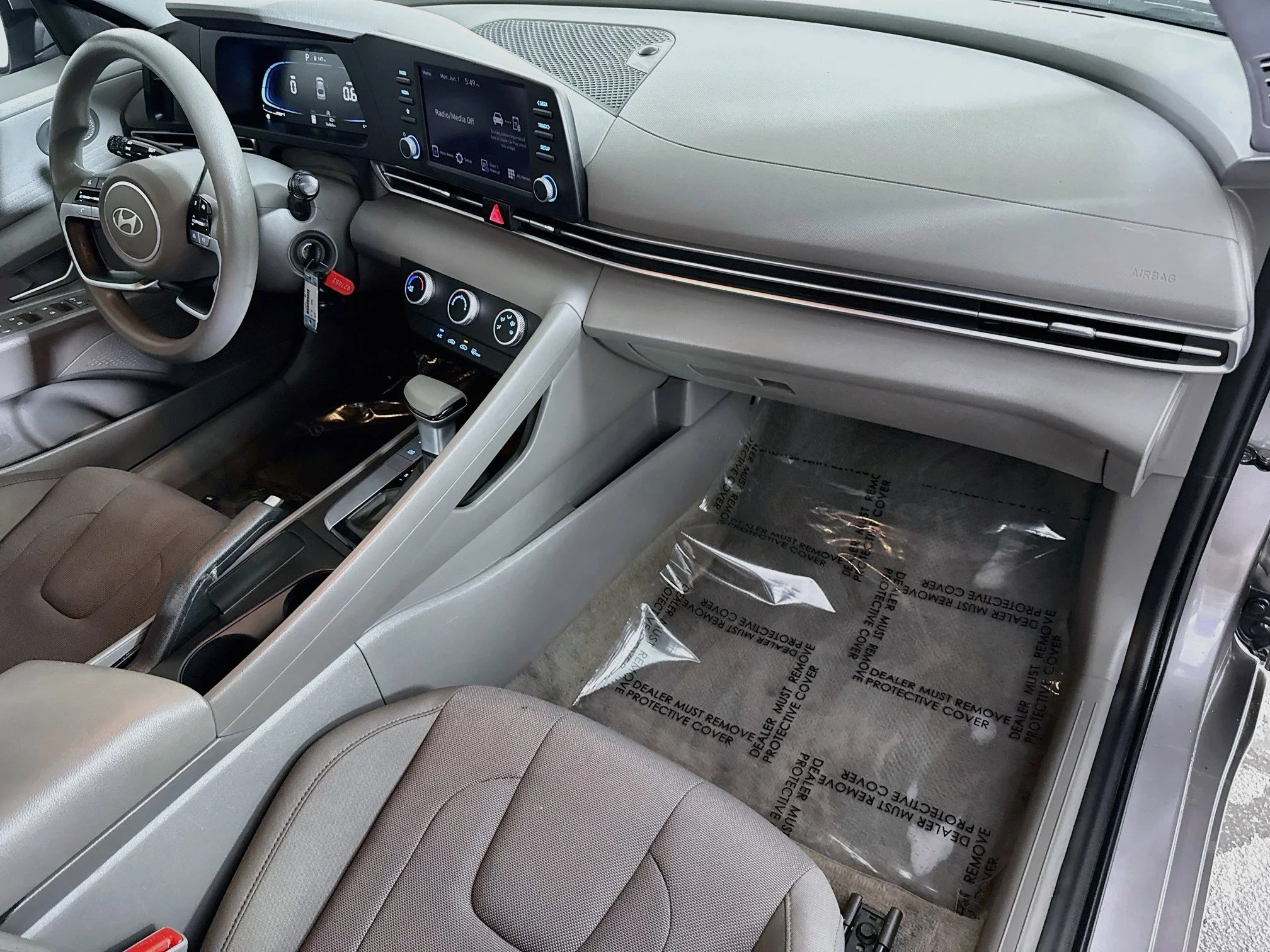 Used 2024 Fluid Metal Hyundai SE image 25