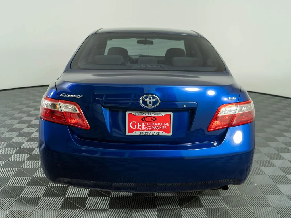 Used 2007 Blue Toyota LE image 5