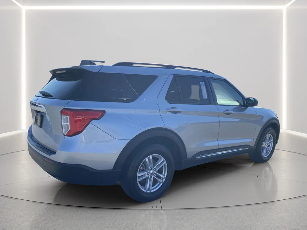 Used 2023 Silver Metallic Ford XLT image 5