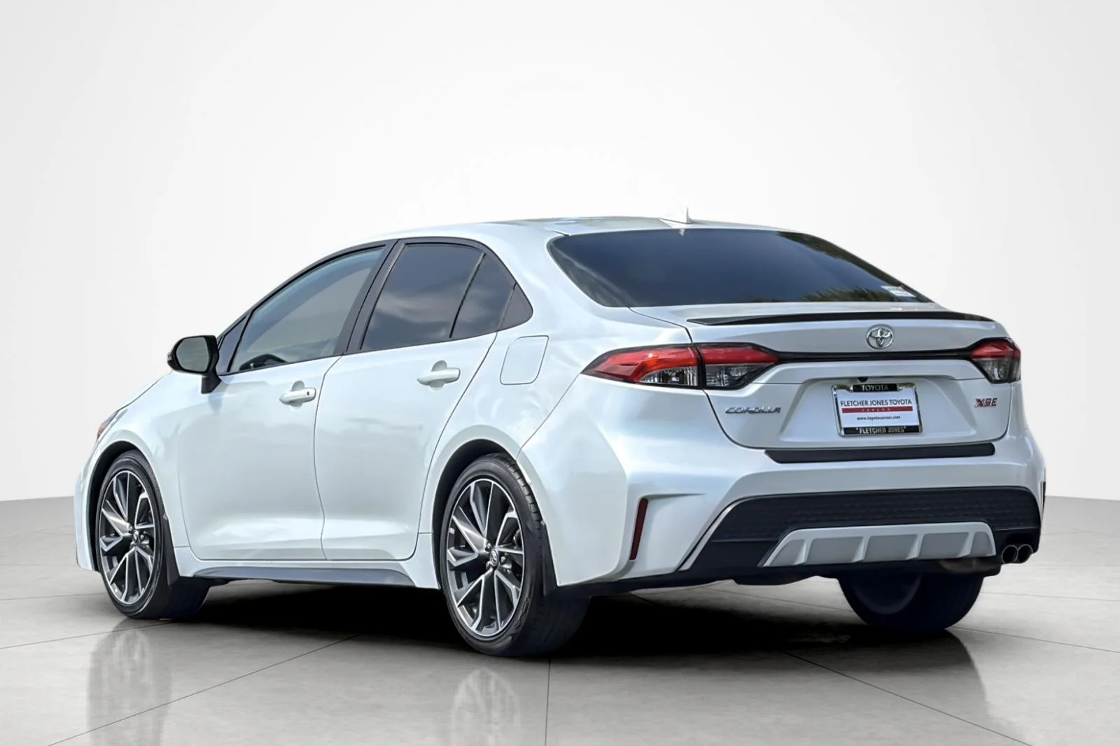 Certified Used 2022 Wind Chill Pearl Toyota XSE image 3