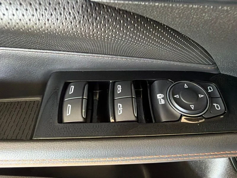 Used 2021 Black Cadillac Sport image 19