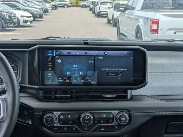 2025 Jeep Wrangler 4-Door Sahara - Photo 17