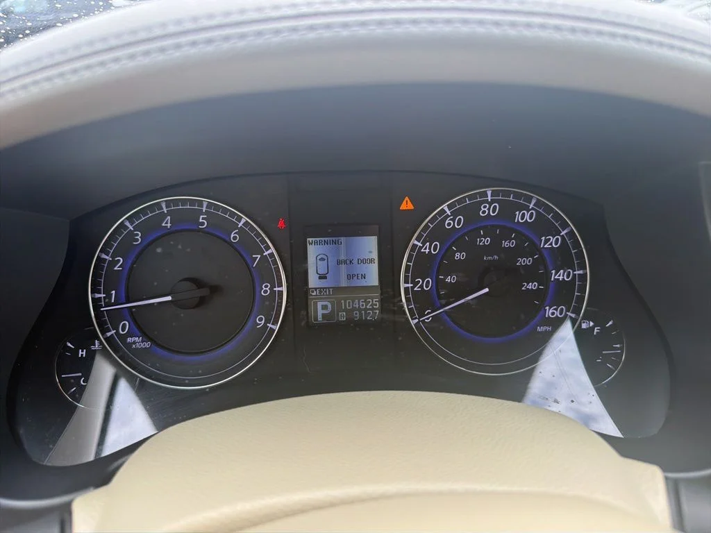 Used 2014 White INFINITI Journey image 29