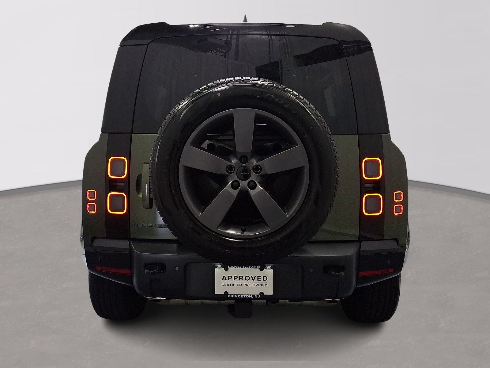 Certified Used 2026 Woolstone Green Metallic Land Rover X-Dynamic SE image 5