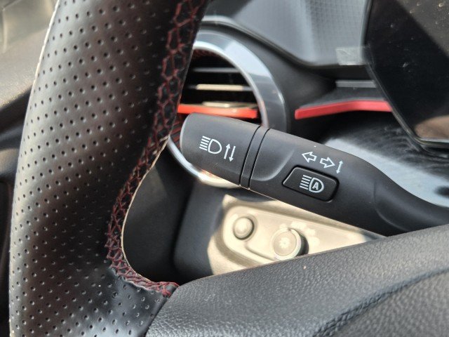 Used 2025 Summit White Chevrolet 2RS image 20
