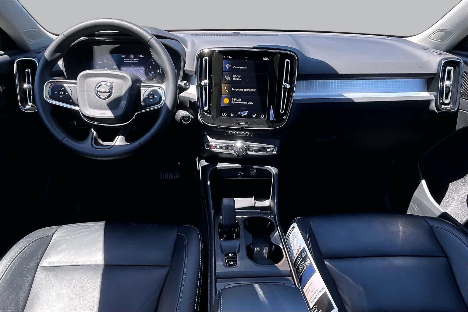 Used 2022 Denim Blue Metallic Volvo Momentum image 15