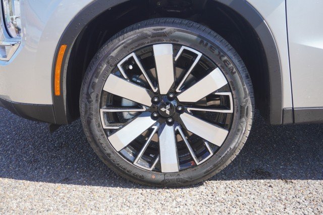 2025 Mitsubishi Outlander SE - Photo 15