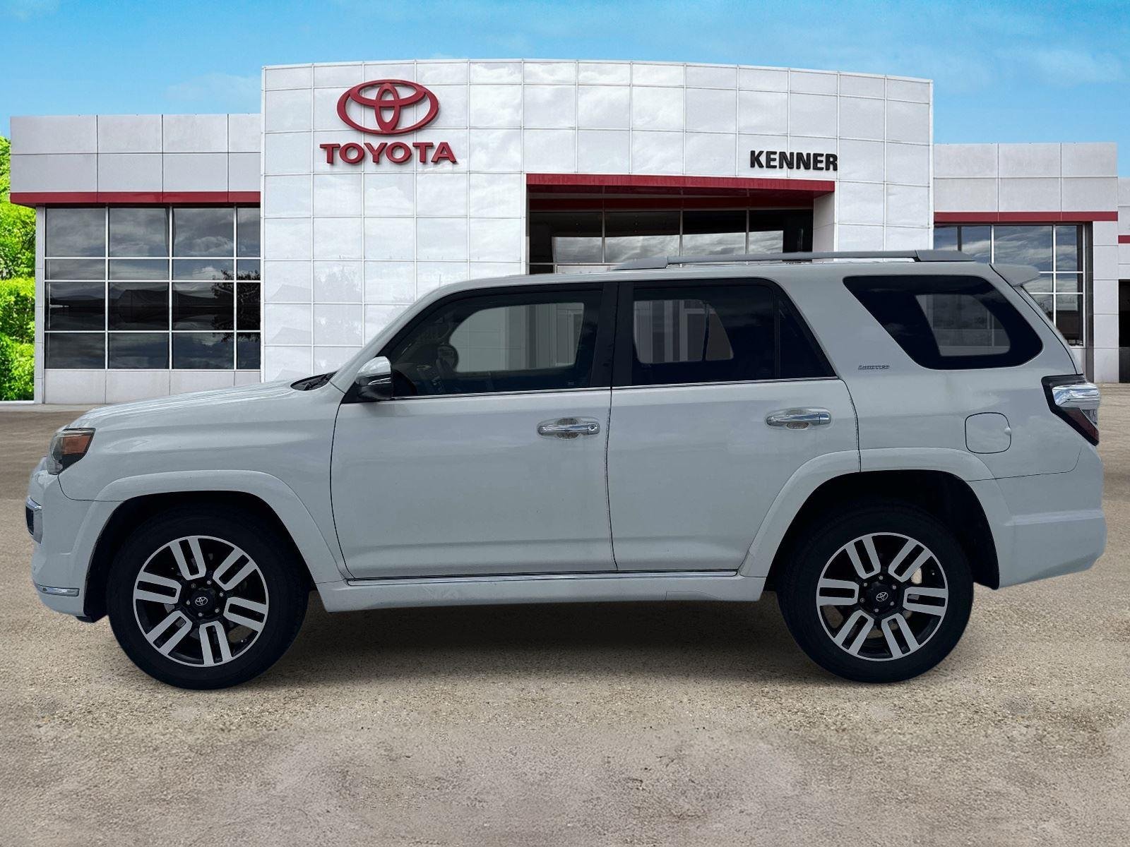 Used 2016 Blizzard Pearl Toyota Limited image 8