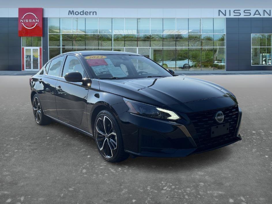 Certified Used 2024 Super Black Nissan 2.5 SR image 3