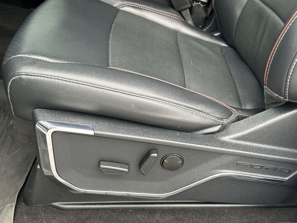 Used 2022 White Ford Lariat image 15