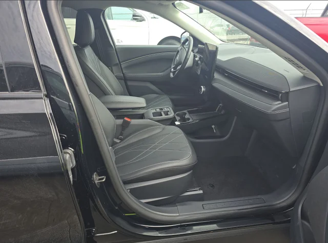 Used 2025 Shadow Black Ford Select image 8