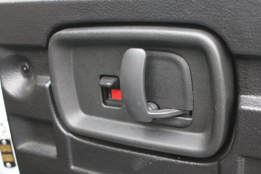 2023 GMC Savana Cargo Work Van - Photo 37