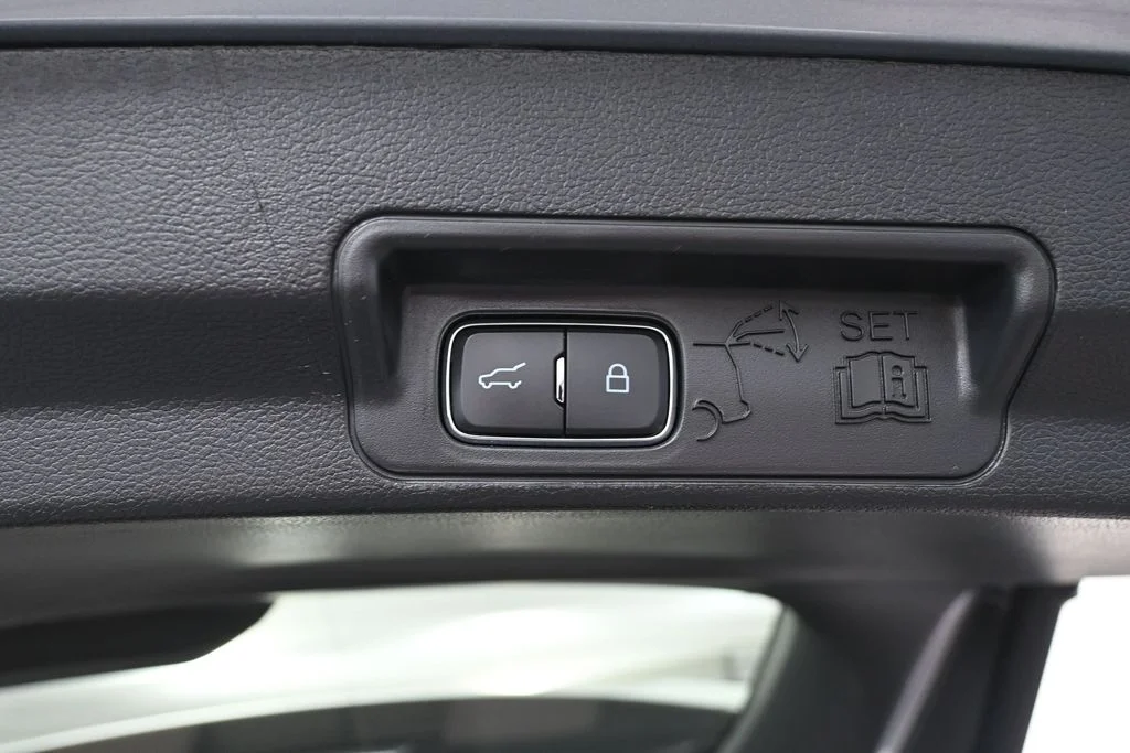 Used 2022 Silver Ford Base image 42
