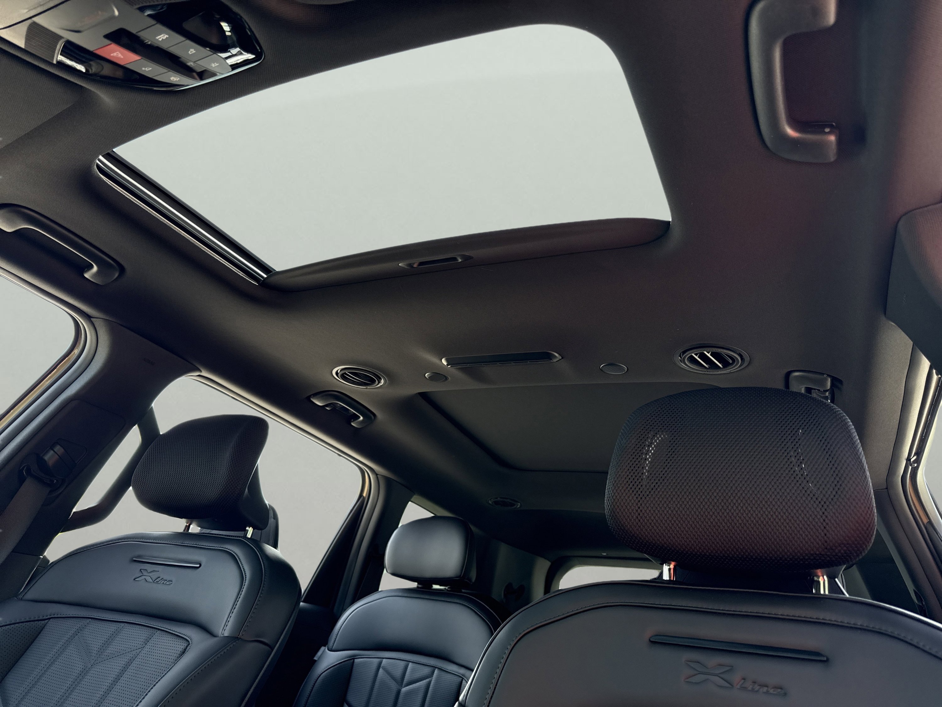 New 2027 Terrain Brown Kia X-Line SX image 9