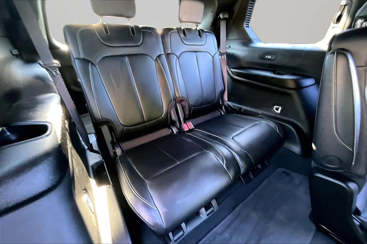 Used 2025 Gray Jeep Limited image 24