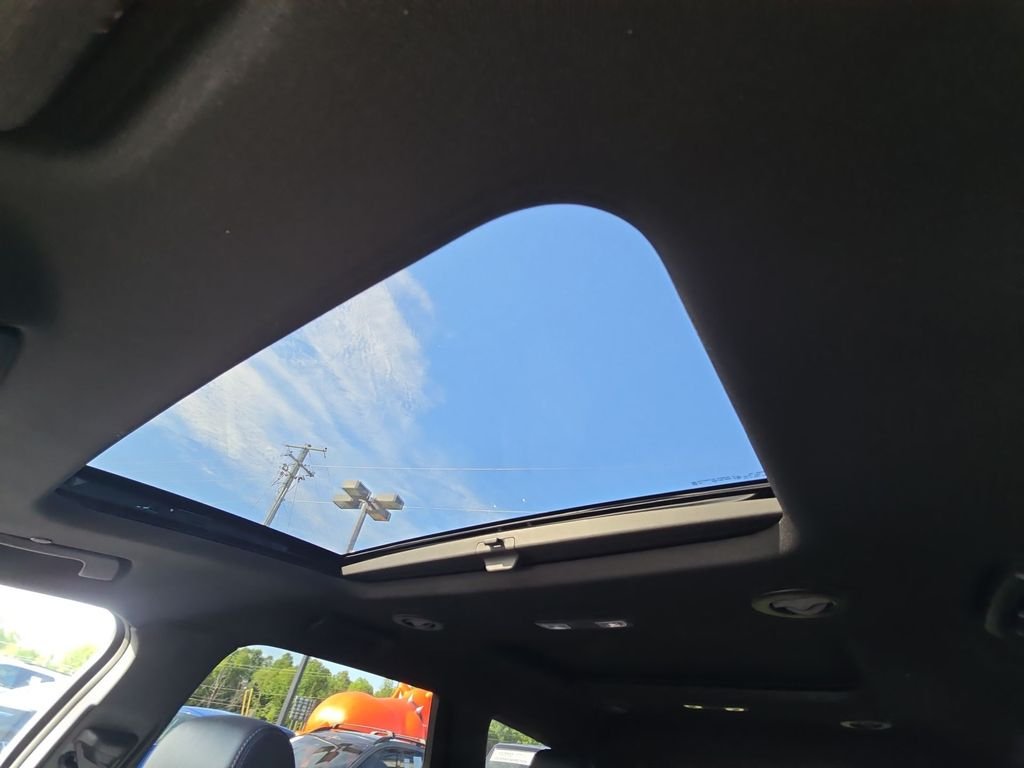 Used 2024 Black Buick Essence image 28