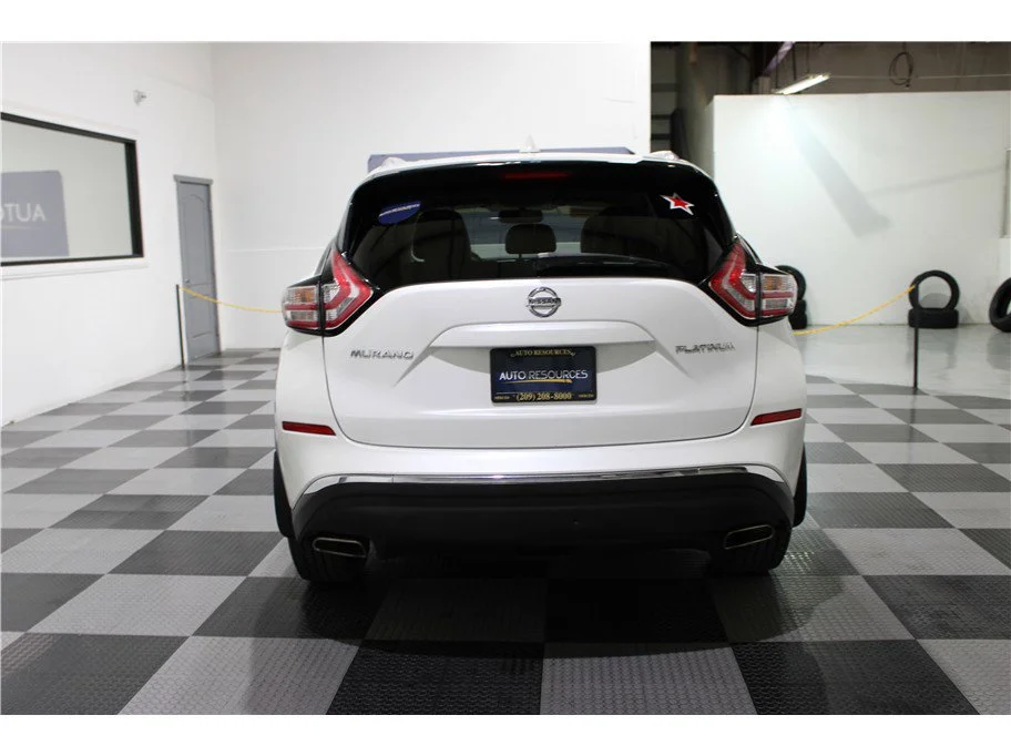 Used 2017 Pearl White Nissan Platinum image 5
