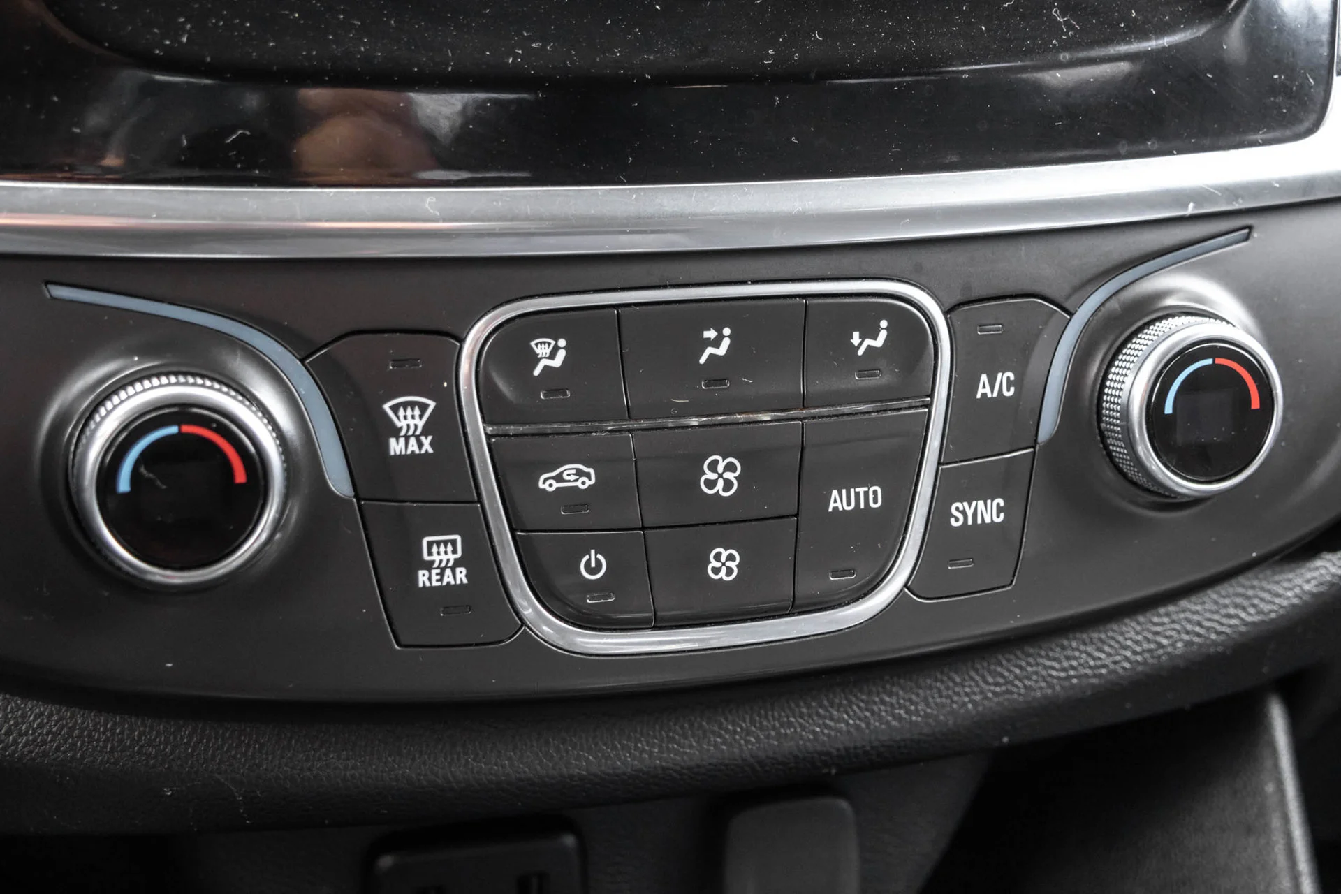 Used 2019 MOSAIC BLACK METALLIC Chevrolet LS image 29
