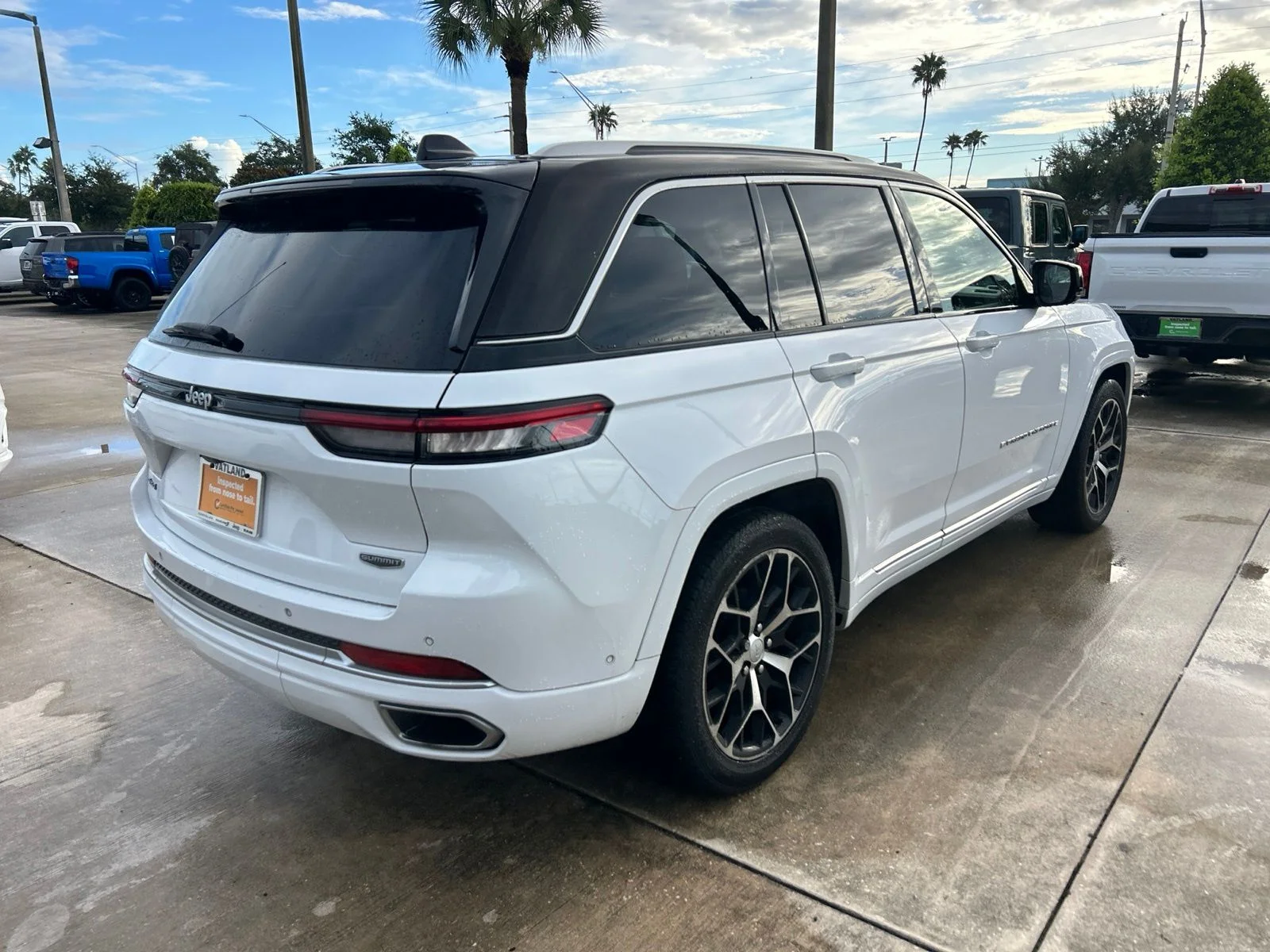 Used 2022 Bright White Clearcoat Jeep Summit Reserve image 5