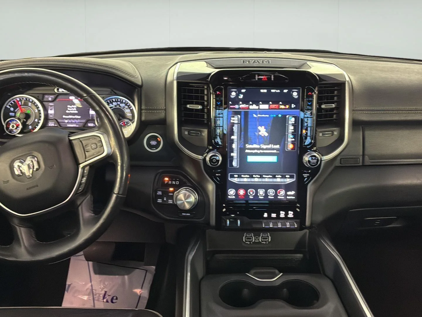 Used 2020 Patriot Blue Pearlcoat Ram Laramie image 22