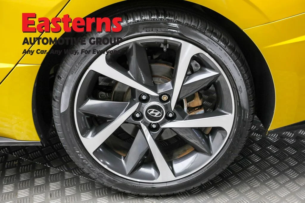 Used 2021 Yellow Hyundai SEL Plus image 8