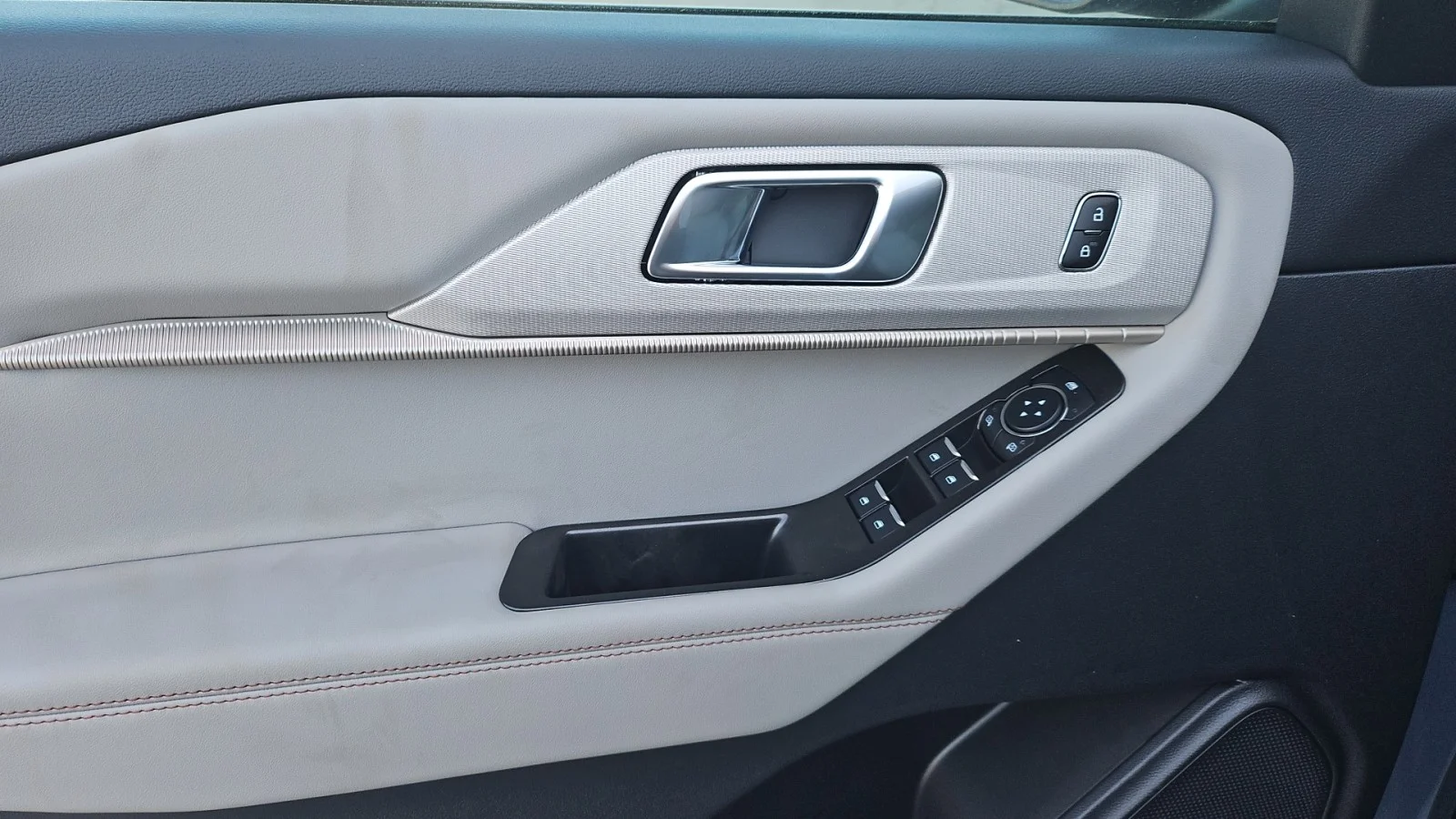 New 2026 Vapor Blue Metallic Ford Active RWD image 6