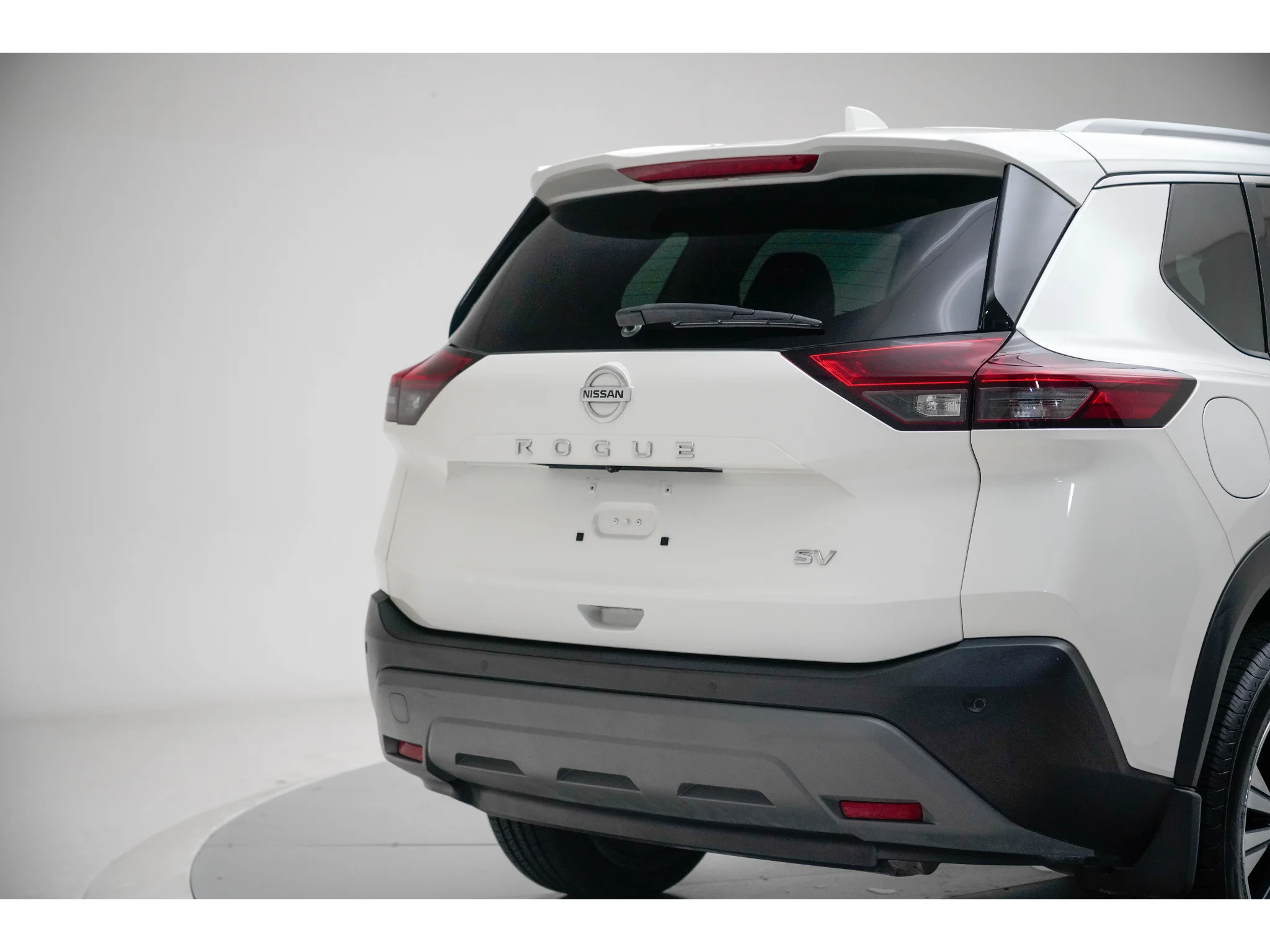 Used 2021 Pearl White Tricoat Nissan SV image 24