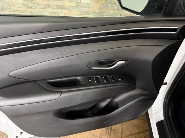 Used 2023 White Pearl Hyundai SEL image 9