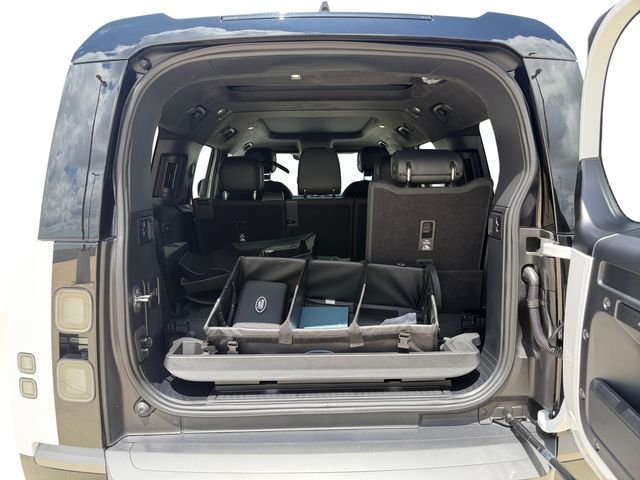 Certified Used 2026 White Land Rover V8 image 18